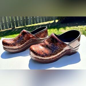Dansko 20th Anniversary Limited Edition WOMENS Brown Clogs Mules SIZE 38